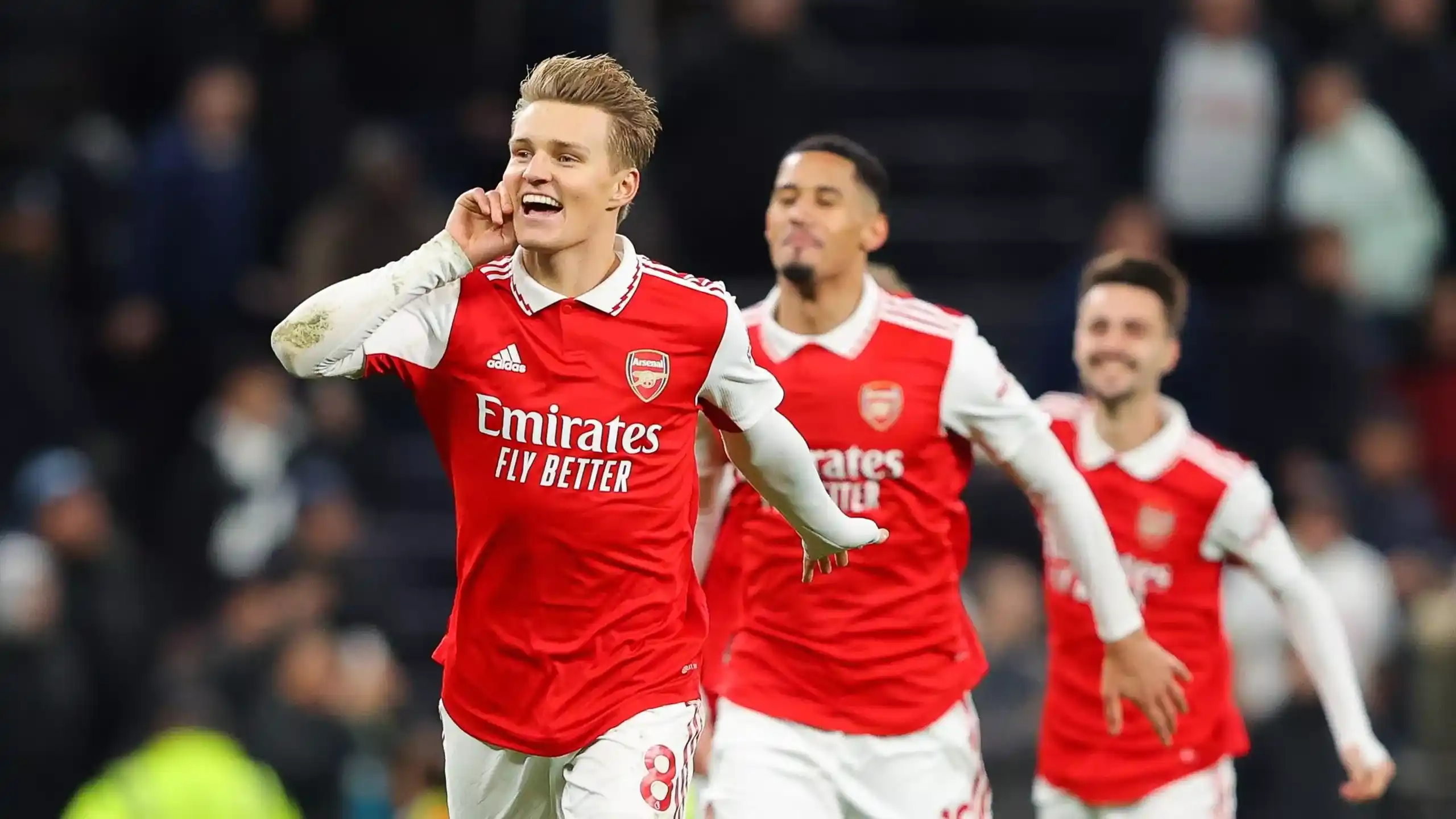 Martin Odegaard puts Arsenal ahead in crucial game against Chelsea